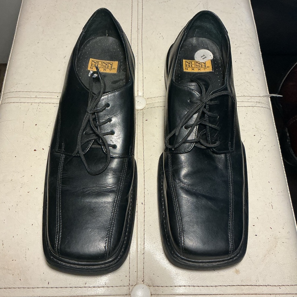 Nunn Bush Black Leather Lace-Up Square-Toe Oxfords